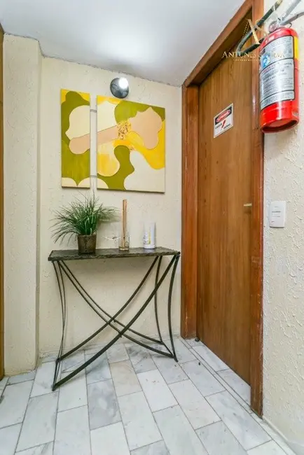 Apartamento com 2 quartos à venda, 70m2 em Vila Ipiranga, Porto Alegre - RS - imagem 1 Foto 1 de Apartamento com 2 quartos à venda, 70m2 em Vila Ipiranga, Porto Alegre - RS