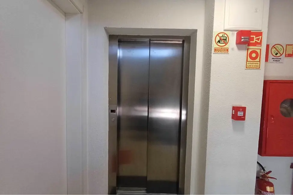 Apartamento com 2 quartos à venda, 63m2 em Vila Ipiranga, Porto Alegre - RS - imagem 3 Foto 3 de Apartamento com 2 quartos à venda, 63m2 em Vila Ipiranga, Porto Alegre - RS