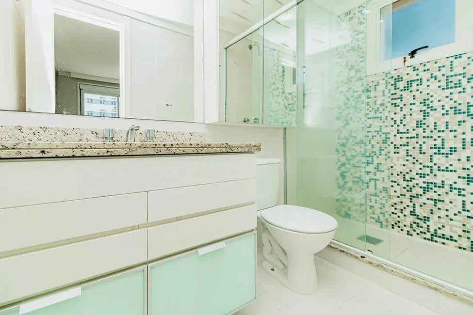 Foto 6 de Apartamento com 2 quartos à venda, 69m2 em Passo da Areia, Porto Alegre - RS