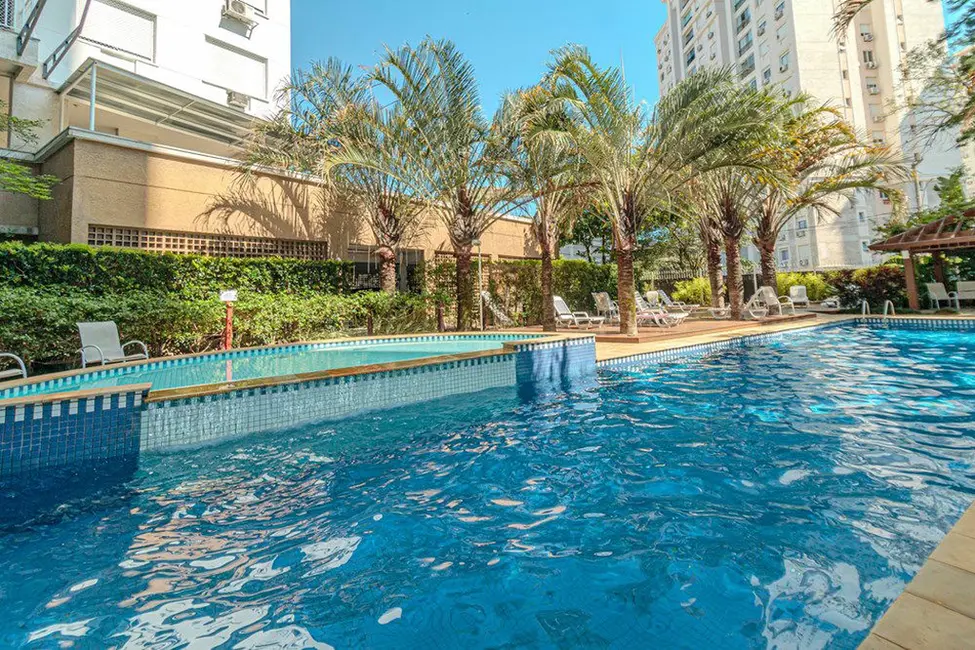 Foto 9 de Apartamento com 2 quartos à venda, 69m2 em Passo da Areia, Porto Alegre - RS