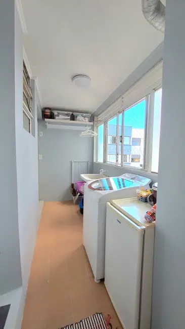 Apartamento com 3 quartos à venda, 102m2 em Rio Branco, Porto Alegre - RS - imagem 7 Foto 7 de Apartamento com 3 quartos à venda, 102m2 em Rio Branco, Porto Alegre - RS