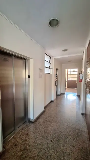 Apartamento com 3 quartos à venda, 102m2 em Rio Branco, Porto Alegre - RS - imagem 2 Foto 2 de Apartamento com 3 quartos à venda, 102m2 em Rio Branco, Porto Alegre - RS