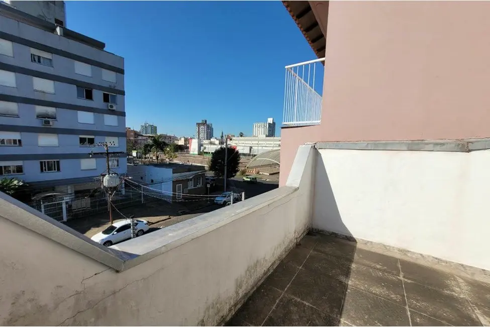 Foto 8 de Casa com 3 quartos à venda, 100m2 em Menino Deus, Porto Alegre - RS