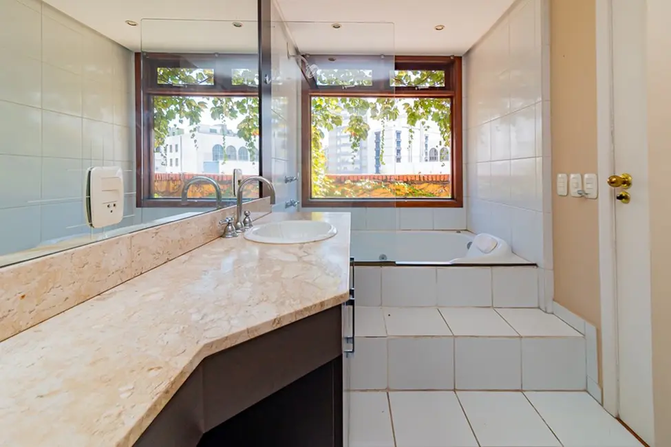 Apartamento com 1 quarto à venda, 94m2 em Moinhos de Vento, Porto Alegre - RS - imagem 5 Foto 5 de Apartamento com 1 quarto à venda, 94m2 em Moinhos de Vento, Porto Alegre - RS