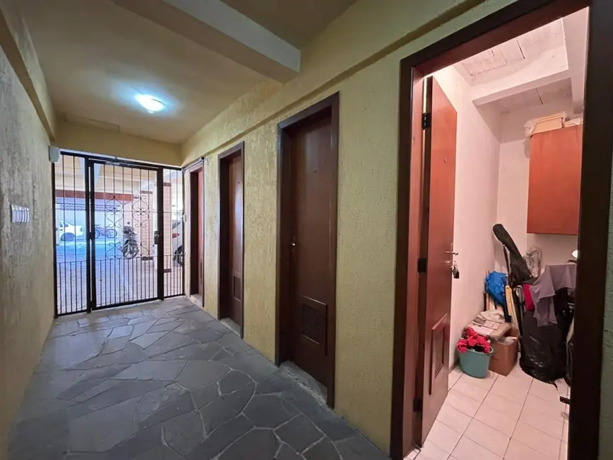 Apartamento com 2 quartos à venda, 90m2 em Jardim Itu, Porto Alegre - RS - imagem 4 Foto 4 de Apartamento com 2 quartos à venda, 90m2 em Jardim Itu, Porto Alegre - RS