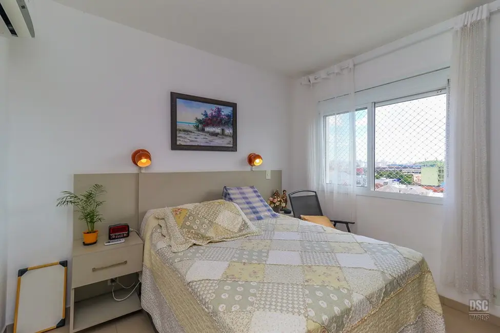 Foto 5 de Apartamento com 3 quartos à venda, 74m2 em Medianeira, Porto Alegre - RS