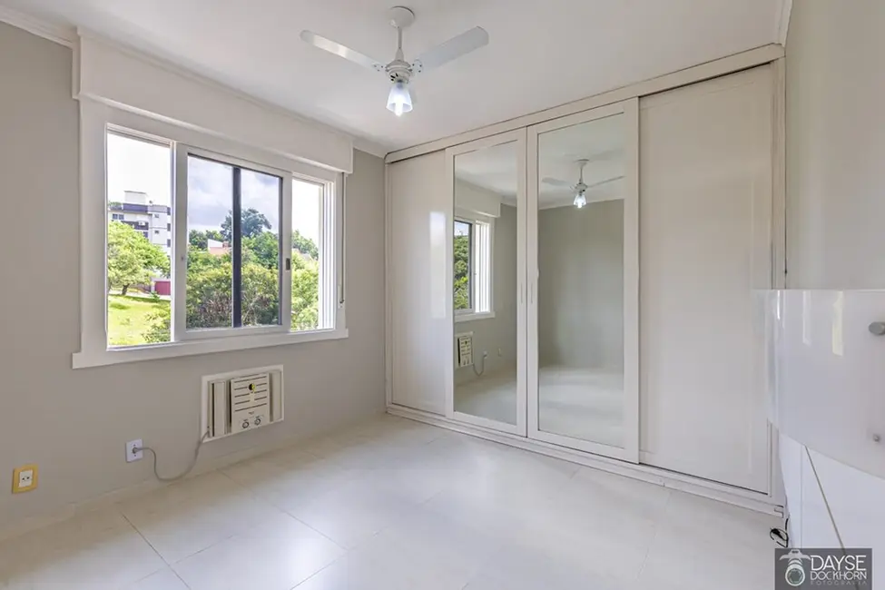 Apartamento com 2 quartos à venda, 70m2 em Jardim do Salso, Porto Alegre - RS - imagem 3 Foto 3 de Apartamento com 2 quartos à venda, 70m2 em Jardim do Salso, Porto Alegre - RS