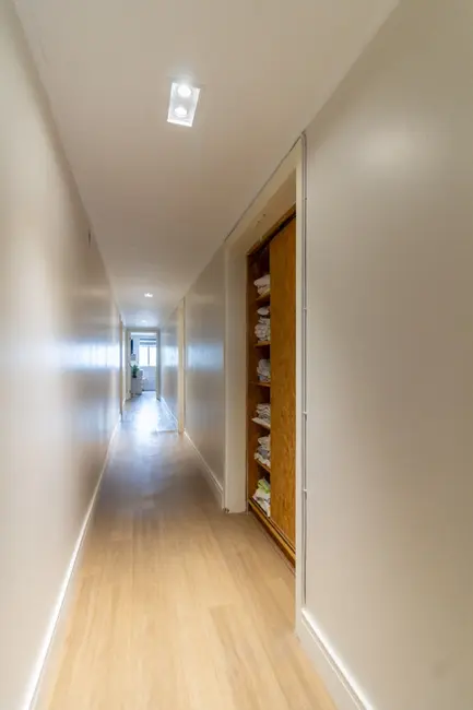 Foto 3 de Apartamento com 3 quartos à venda, 182m2 em Moinhos de Vento, Porto Alegre - RS