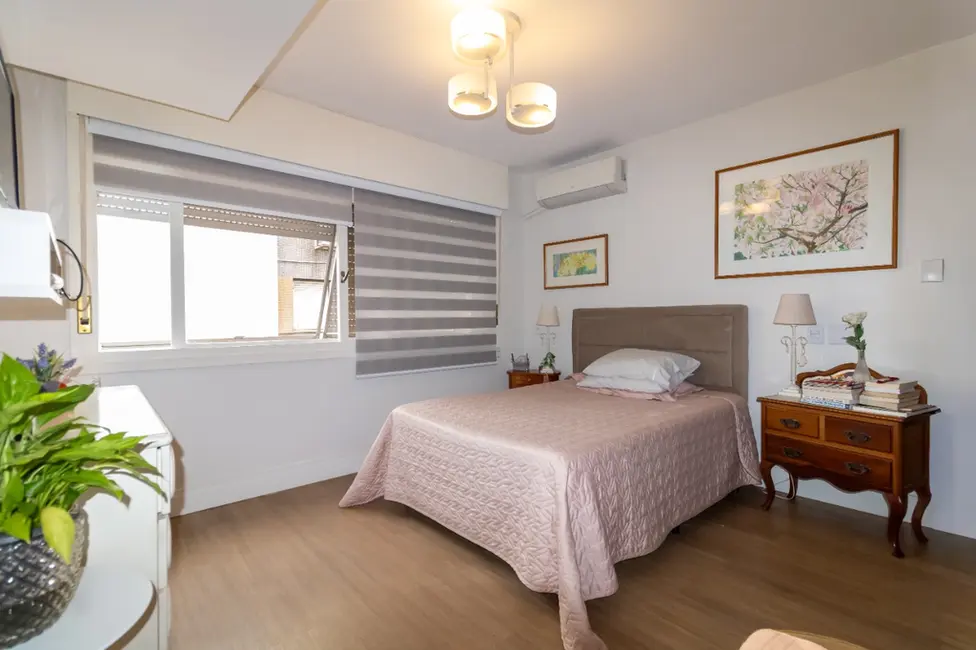 Foto 6 de Apartamento com 3 quartos à venda, 182m2 em Moinhos de Vento, Porto Alegre - RS