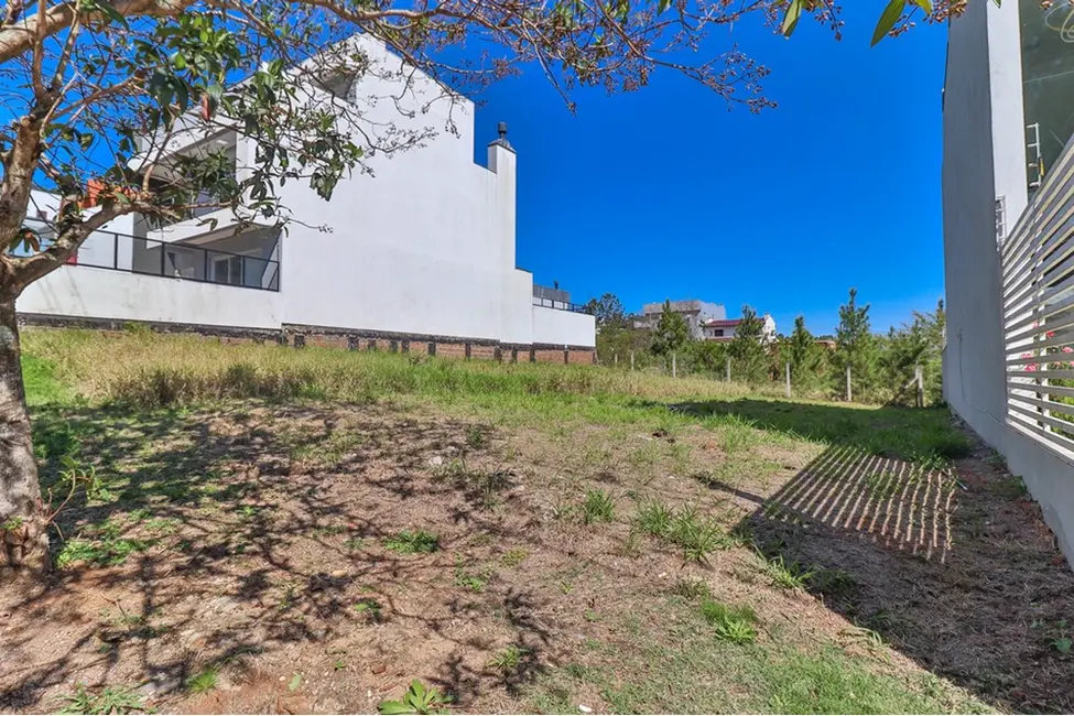 Foto 2 de Terreno / Lote à venda em Guarujá, Porto Alegre - RS
