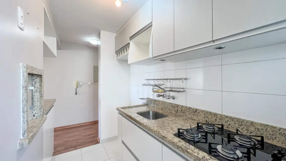 Foto 3 de Apartamento com 3 quartos à venda, 71m2 em Cavalhada, Porto Alegre - RS