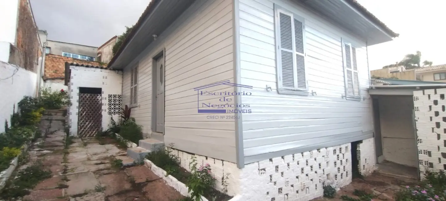 Foto 2 de Casa com 2 quartos para alugar, 75m2 em Tristeza, Porto Alegre - RS