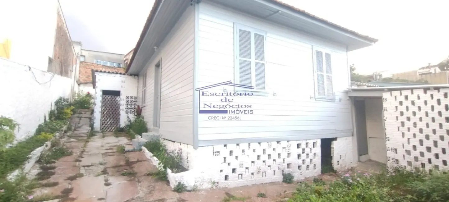 Foto 1 de Casa com 2 quartos para alugar, 75m2 em Tristeza, Porto Alegre - RS