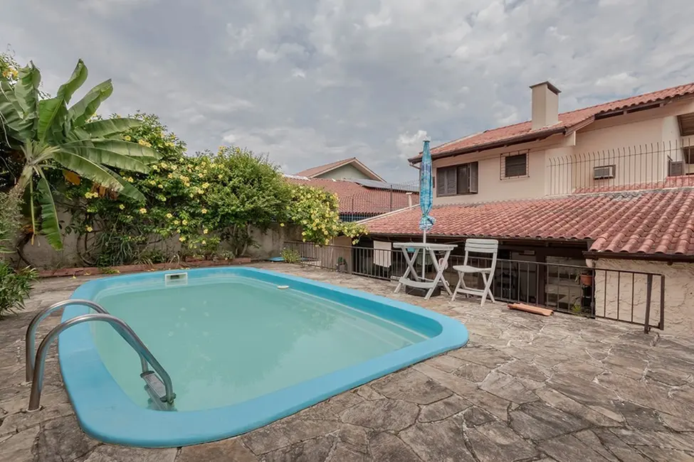 Foto 1 de Casa com 3 quartos à venda, 227m2 em Jardim Itu, Porto Alegre - RS