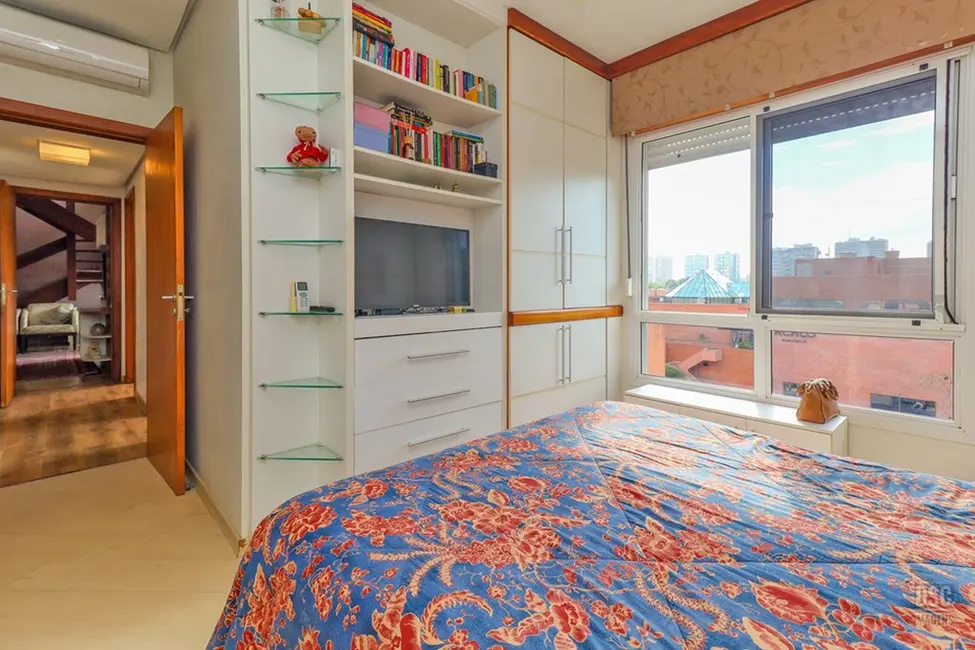 Foto 6 de Apartamento com 3 quartos à venda, 200m2 em Passo da Areia, Porto Alegre - RS