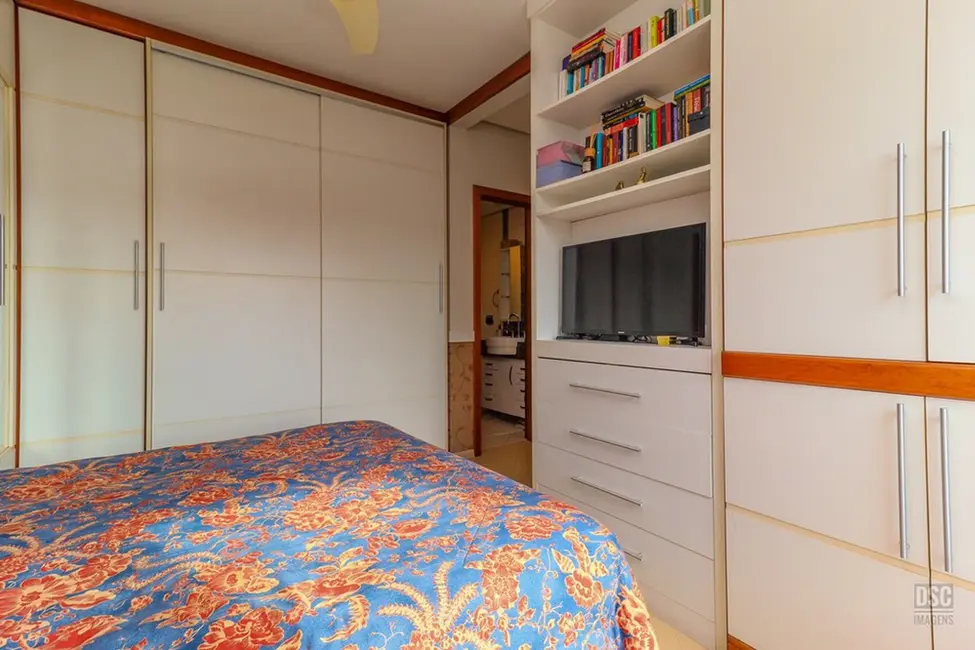 Foto 4 de Apartamento com 3 quartos à venda, 200m2 em Passo da Areia, Porto Alegre - RS
