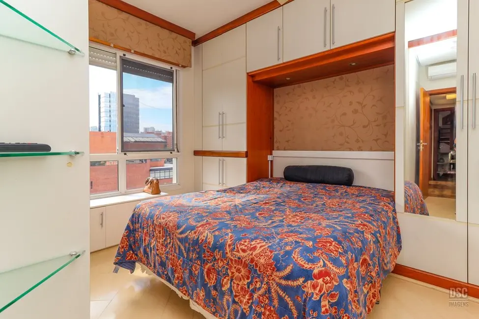 Foto 7 de Apartamento com 3 quartos à venda, 200m2 em Passo da Areia, Porto Alegre - RS