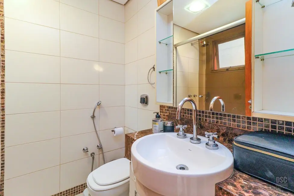 Foto 8 de Apartamento com 3 quartos à venda, 200m2 em Passo da Areia, Porto Alegre - RS