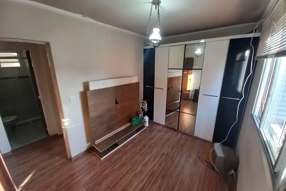 Apartamento com 2 quartos à venda, 46m2 em Rubem Berta, Porto Alegre - RS - imagem 5 Foto 5 de Apartamento com 2 quartos à venda, 46m2 em Rubem Berta, Porto Alegre - RS