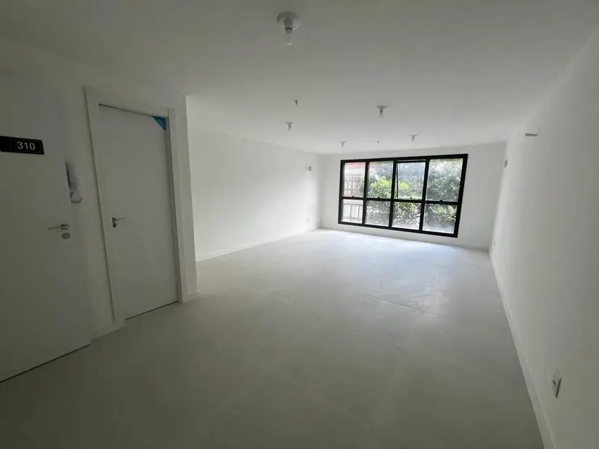 Foto 2 de Sala Comercial à venda, 36m2 em Menino Deus, Porto Alegre - RS