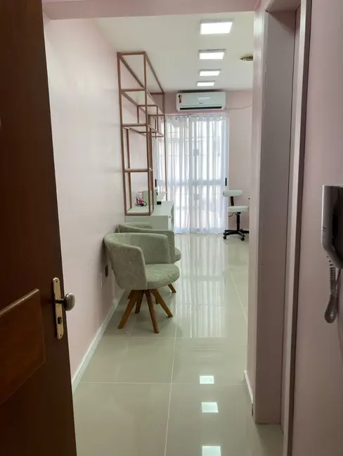 Foto 3 de Sala Comercial à venda, 22m2 em Passo da Areia, Porto Alegre - RS