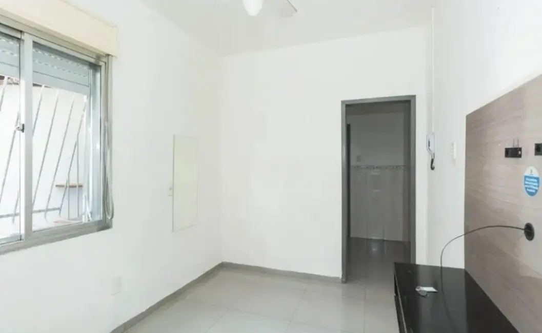 Apartamento com 1 quarto à venda, 36m2 em Santa Maria Goretti, Porto Alegre - RS - imagem 2 Foto 2 de Apartamento com 1 quarto à venda, 36m2 em Santa Maria Goretti, Porto Alegre - RS