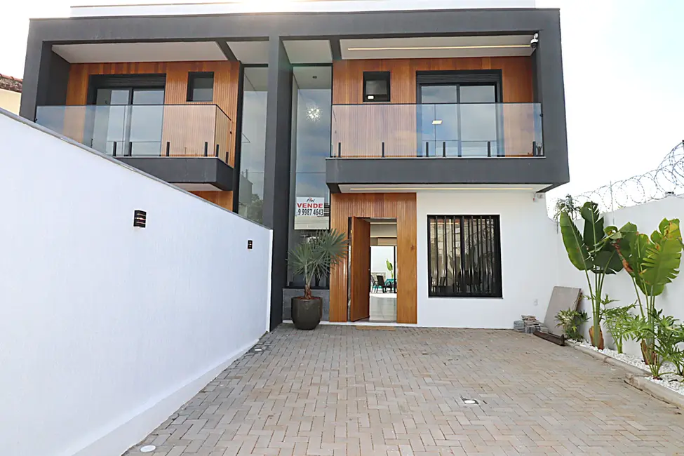 Foto 1 de Casa de Condomínio com 3 quartos à venda, 132m2 em São Sebastião, Porto Alegre - RS