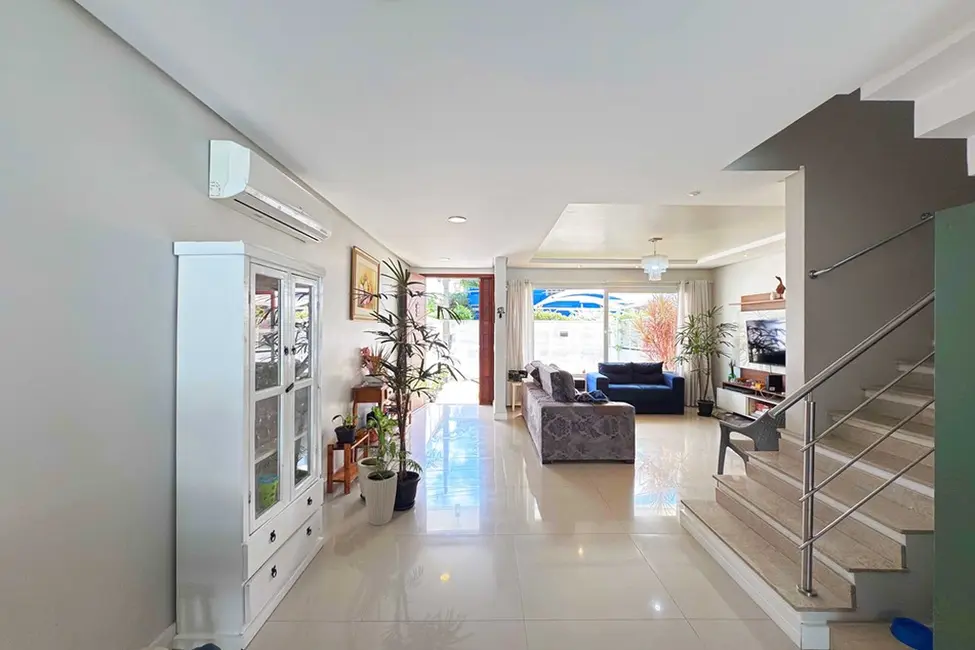 Foto 3 de Casa com 3 quartos à venda, 171m2 em Hípica, Porto Alegre - RS