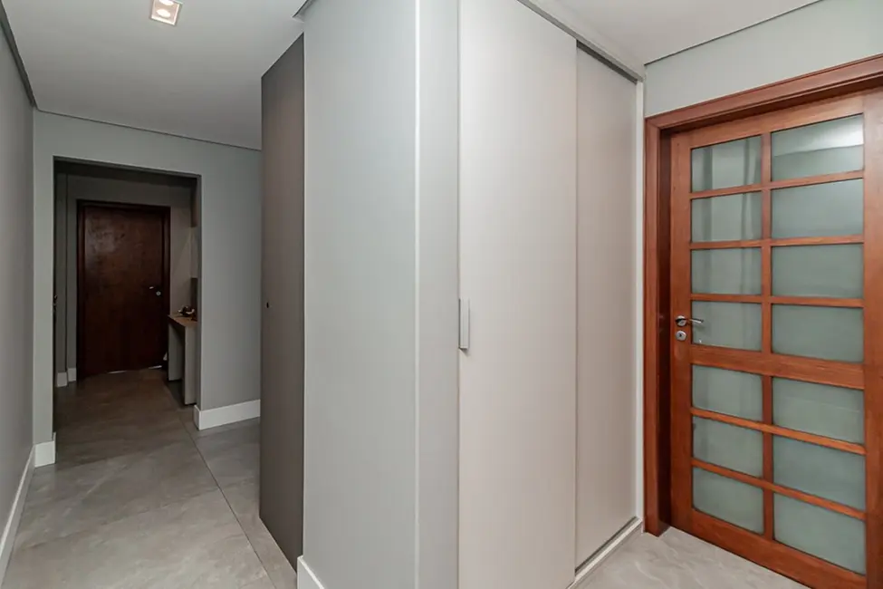 Foto 9 de Apartamento com 3 quartos à venda, 289m2 em Jardim Lindóia, Porto Alegre - RS