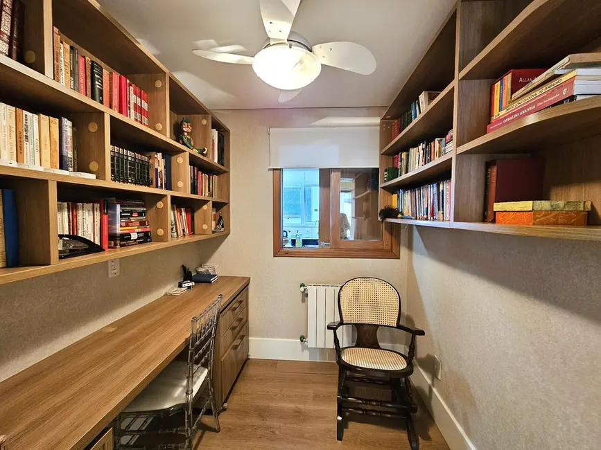 Foto 8 de Apartamento com 3 quartos à venda, 181m2 em Bela Vista, Porto Alegre - RS