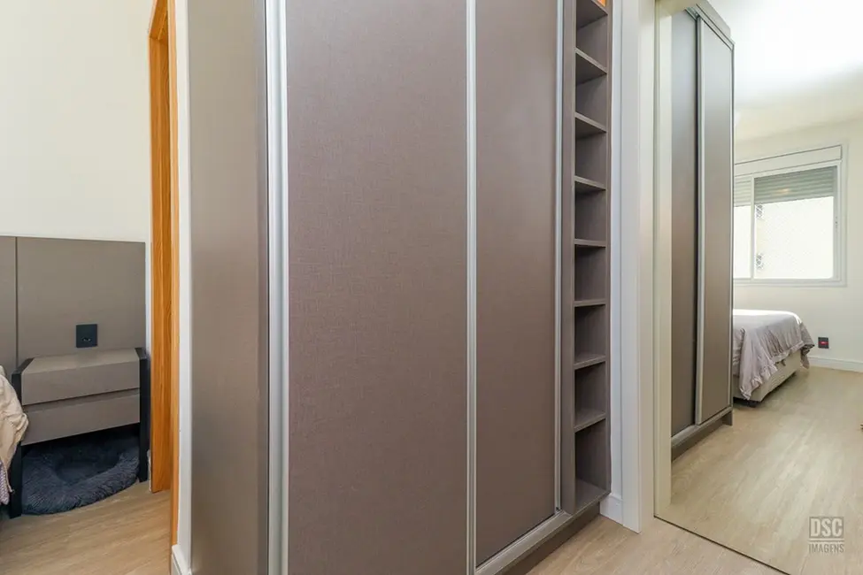 Foto 6 de Apartamento com 3 quartos à venda, 82m2 em Passo da Areia, Porto Alegre - RS