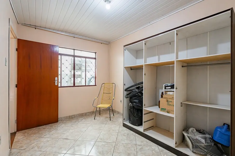 Casa com 3 quartos à venda, 190m2 em Medianeira, Porto Alegre - RS - imagem 9 Foto 9 de Casa com 3 quartos à venda, 190m2 em Medianeira, Porto Alegre - RS