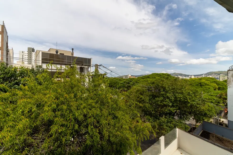 Foto 4 de Casa com 5 quartos à venda, 230m2 em Petrópolis, Porto Alegre - RS