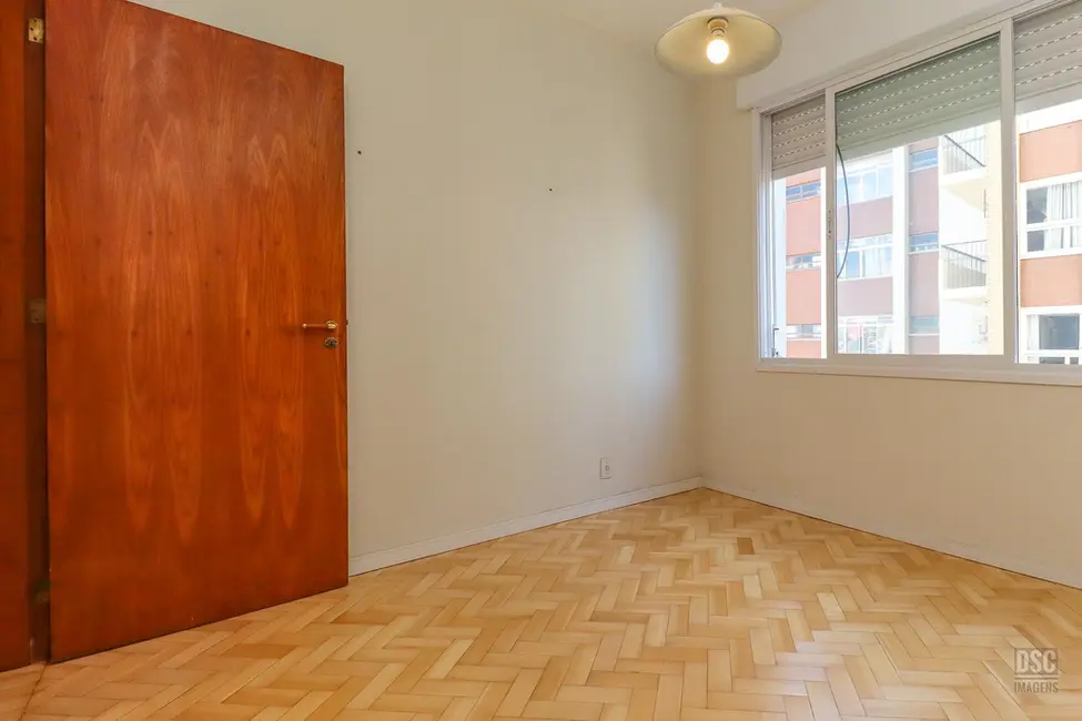 Apartamento com 2 quartos à venda, 76m2 em Rio Branco, Porto Alegre - RS - imagem 8 Foto 8 de Apartamento com 2 quartos à venda, 76m2 em Rio Branco, Porto Alegre - RS