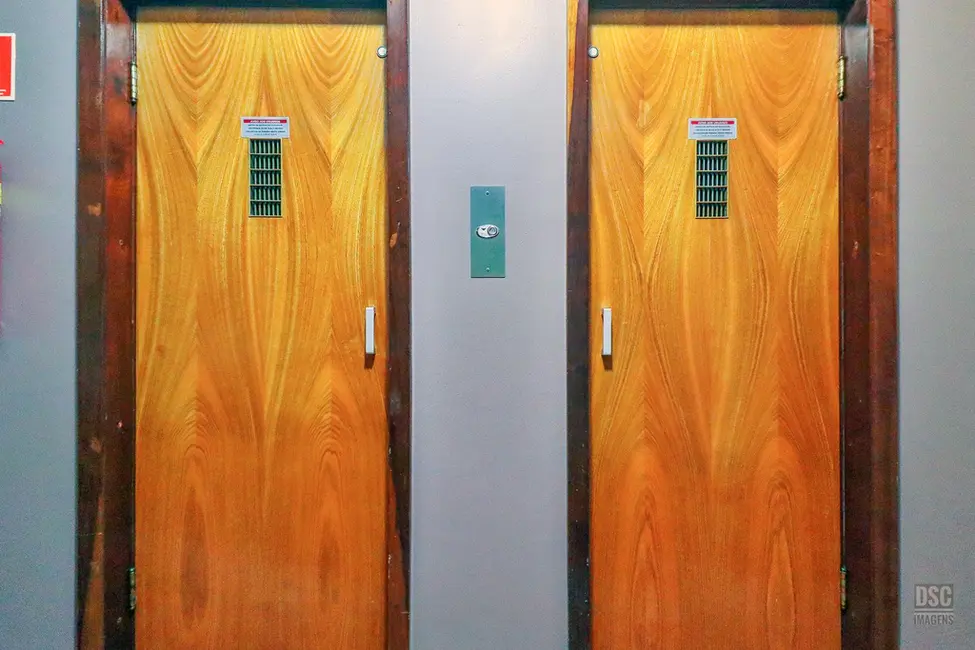 Apartamento com 2 quartos à venda, 76m2 em Rio Branco, Porto Alegre - RS - imagem 2 Foto 2 de Apartamento com 2 quartos à venda, 76m2 em Rio Branco, Porto Alegre - RS