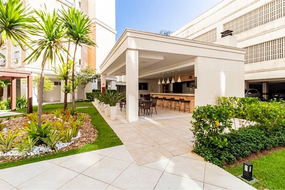 Foto 6 de Apartamento com 2 quartos à venda, 69m2 em Passo da Areia, Porto Alegre - RS