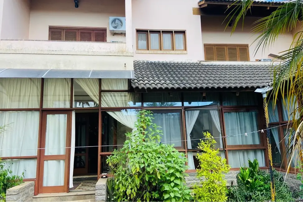 Foto 9 de Casa com 4 quartos à venda, 372m2 em Porto Alegre - RS