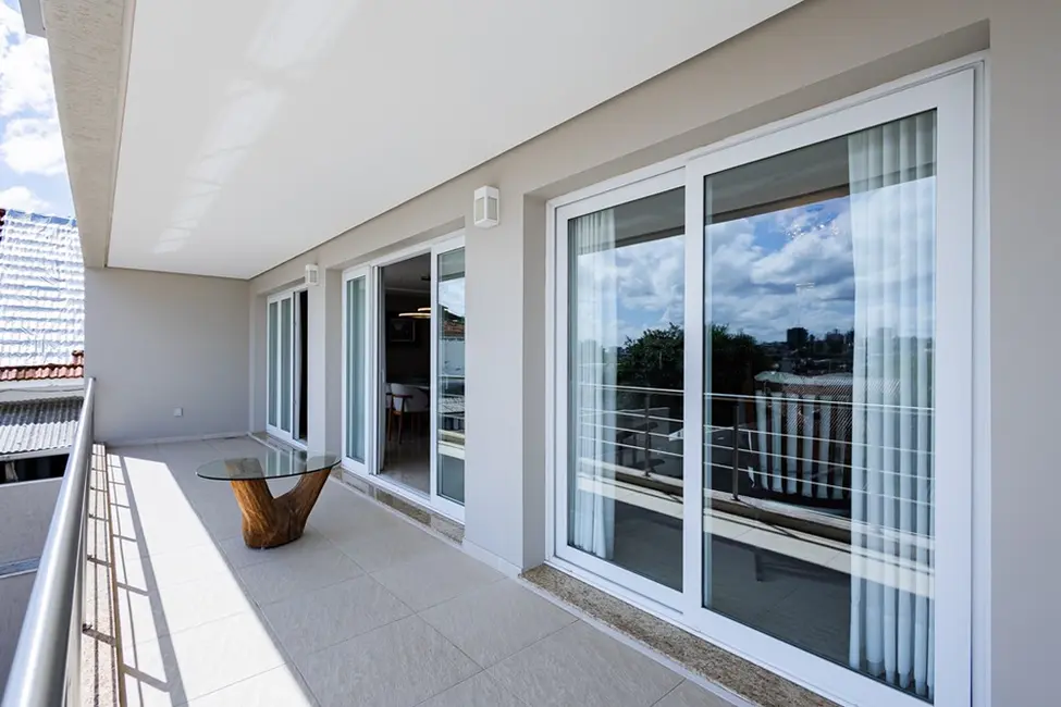 Foto 3 de Casa com 3 quartos à venda, 447m2 em Chácara das Pedras, Porto Alegre - RS