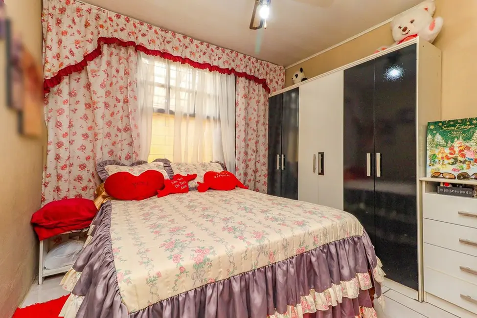 Foto 3 de Casa com 3 quartos à venda, 180m2 em Rubem Berta, Porto Alegre - RS