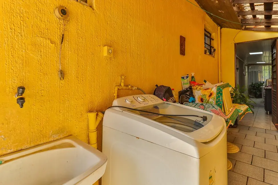 Foto 9 de Casa com 3 quartos à venda, 180m2 em Rubem Berta, Porto Alegre - RS