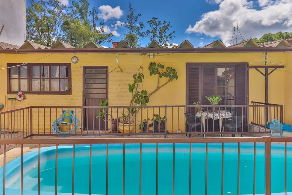 Foto 2 de Casa com 3 quartos à venda, 180m2 em Rubem Berta, Porto Alegre - RS