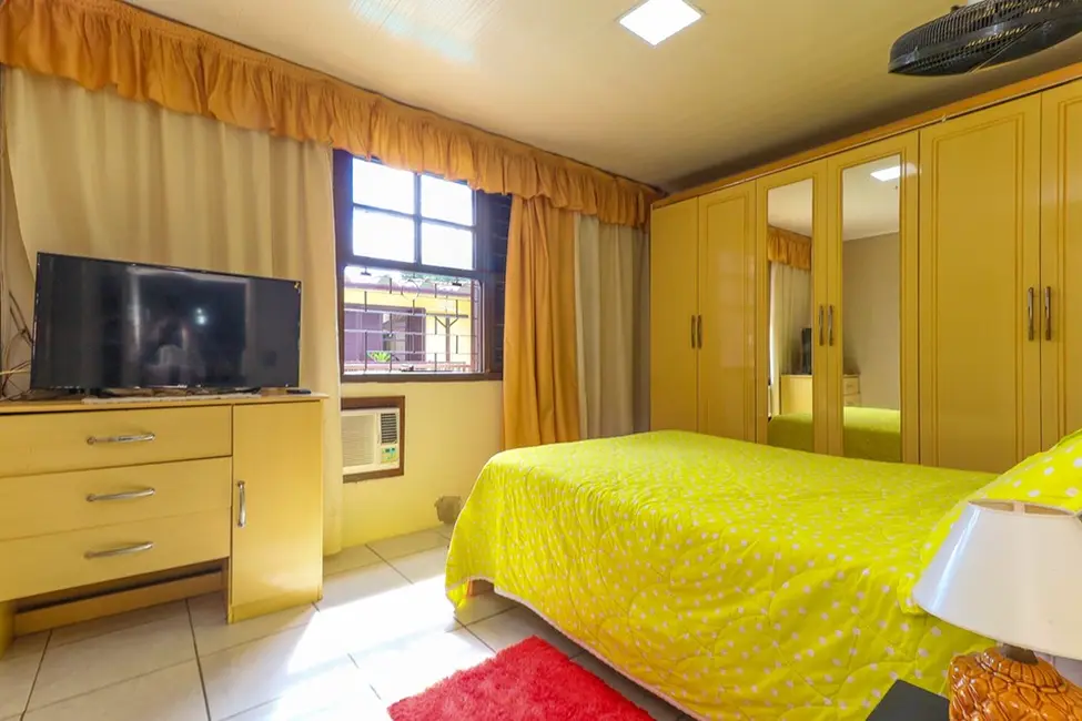 Foto 6 de Casa com 3 quartos à venda, 180m2 em Rubem Berta, Porto Alegre - RS