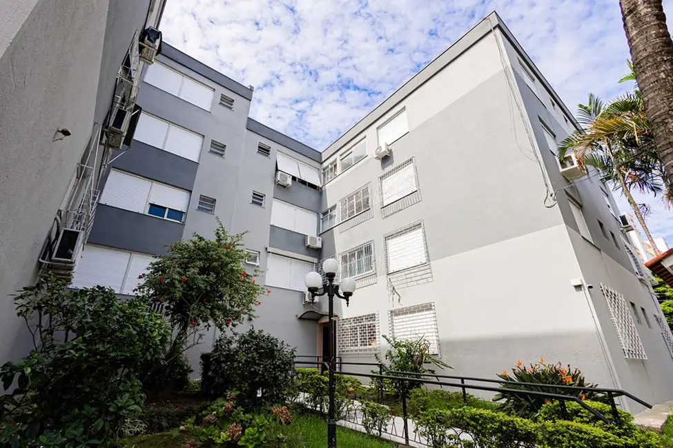 Foto 6 de Apartamento com 1 quarto à venda, 32m2 em Vila Ipiranga, Porto Alegre - RS