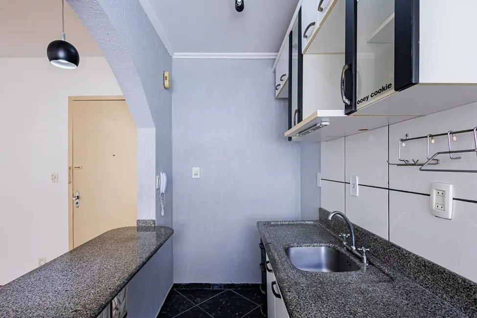 Foto 2 de Apartamento com 1 quarto à venda, 32m2 em Vila Ipiranga, Porto Alegre - RS