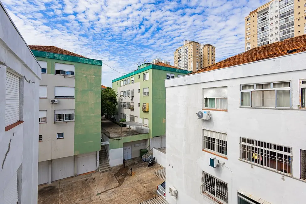 Foto 9 de Apartamento com 1 quarto à venda, 32m2 em Vila Ipiranga, Porto Alegre - RS