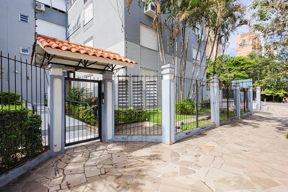 Foto 3 de Apartamento com 1 quarto à venda, 32m2 em Vila Ipiranga, Porto Alegre - RS