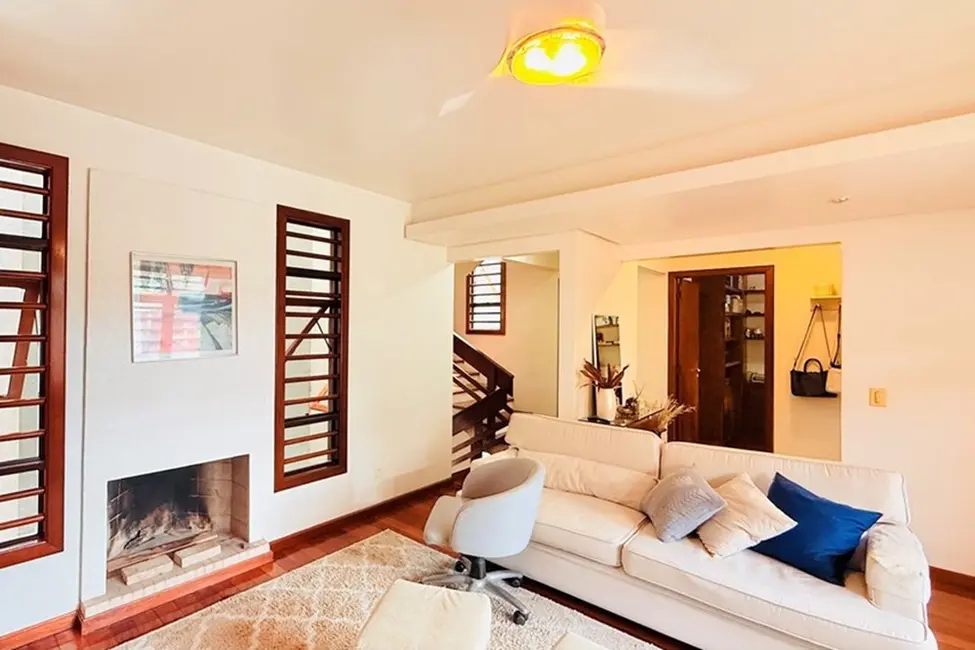 Foto 1 de Casa com 4 quartos à venda, 285m2 em Teresópolis, Porto Alegre - RS