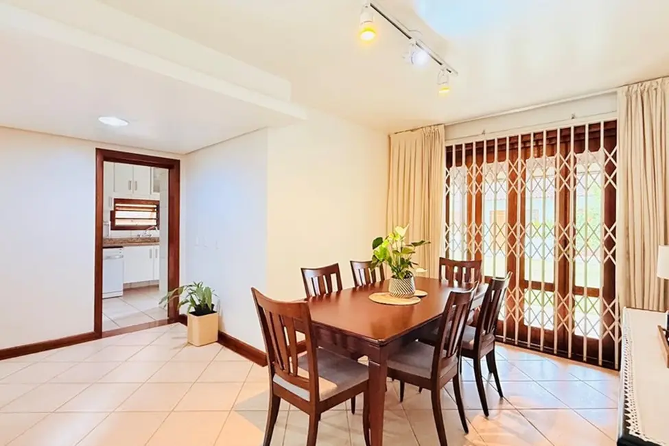 Foto 5 de Casa com 4 quartos à venda, 285m2 em Teresópolis, Porto Alegre - RS