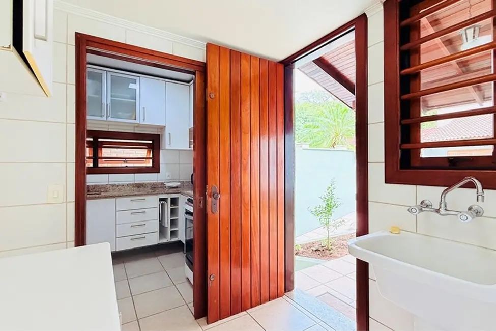 Foto 9 de Casa com 4 quartos à venda, 285m2 em Teresópolis, Porto Alegre - RS