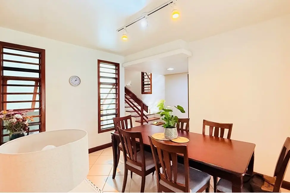 Foto 4 de Casa com 4 quartos à venda, 285m2 em Teresópolis, Porto Alegre - RS